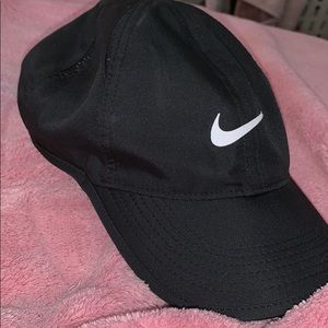 Nike black dri-fit women’s cap